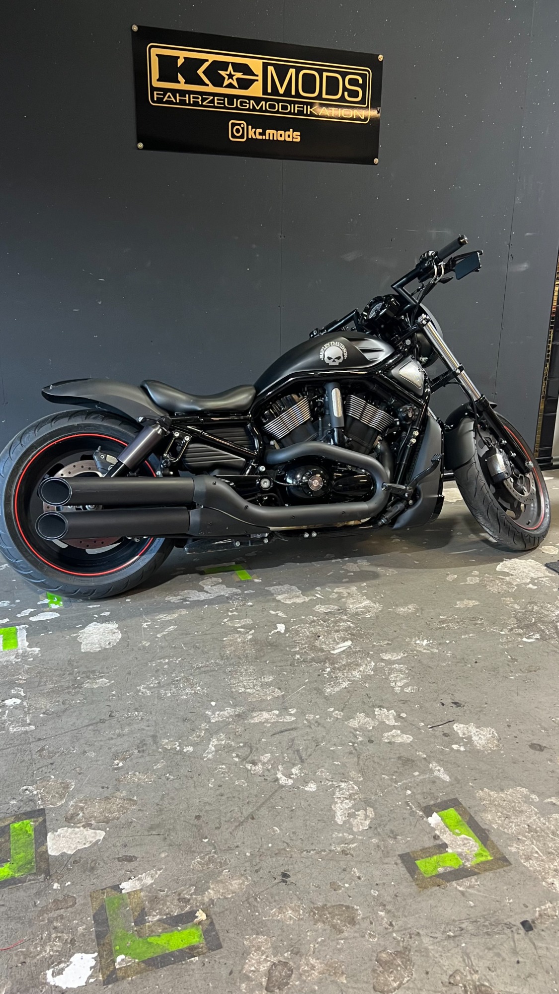 Harley-Davidson Night Road